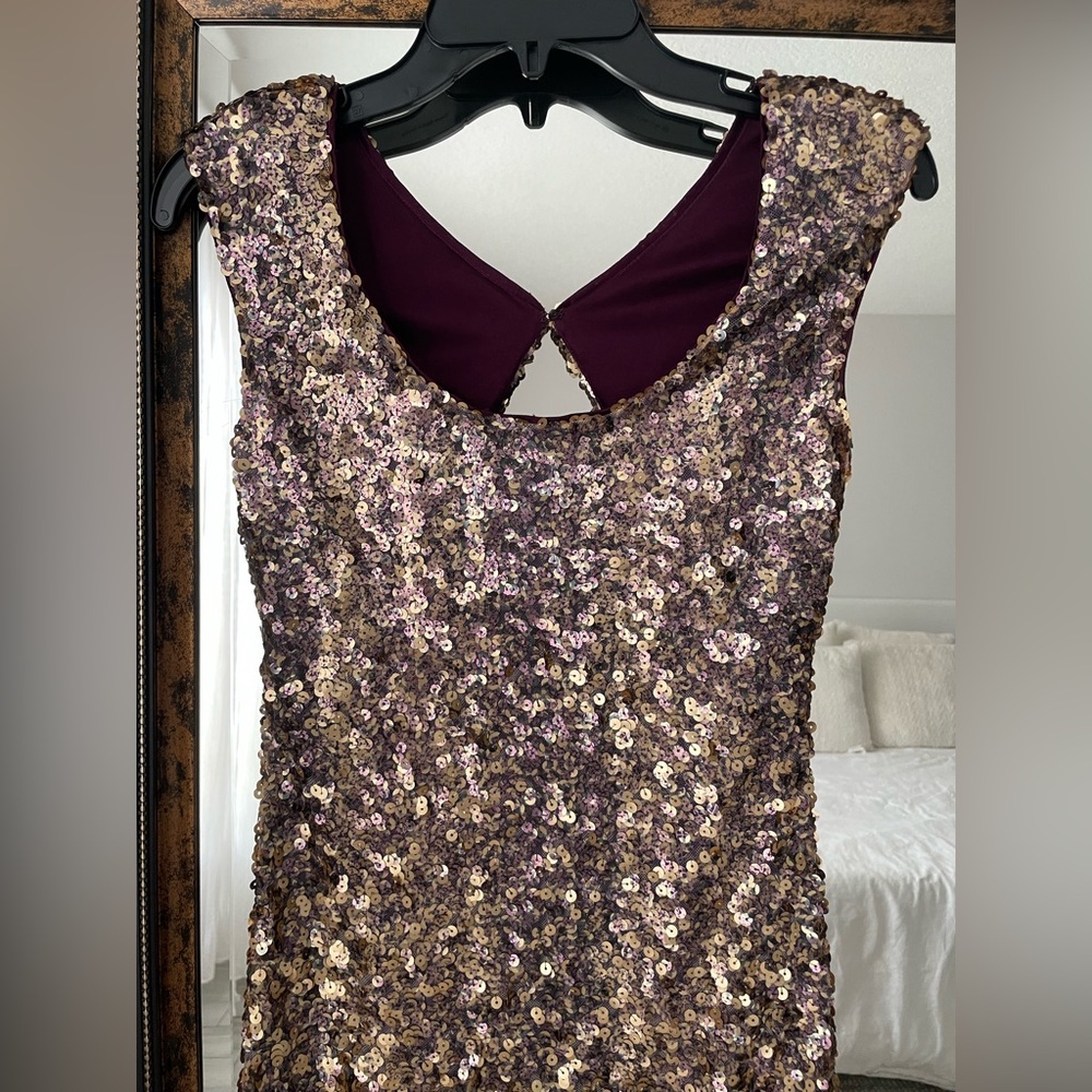 AQUA Gold & Plum Sequin Mini Dress - Picture 7 of 8